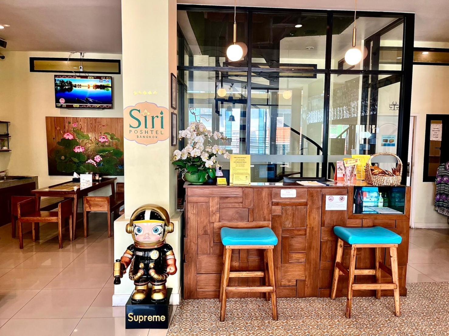 A Pousada Siri Poshtel Banguecoque Exterior foto